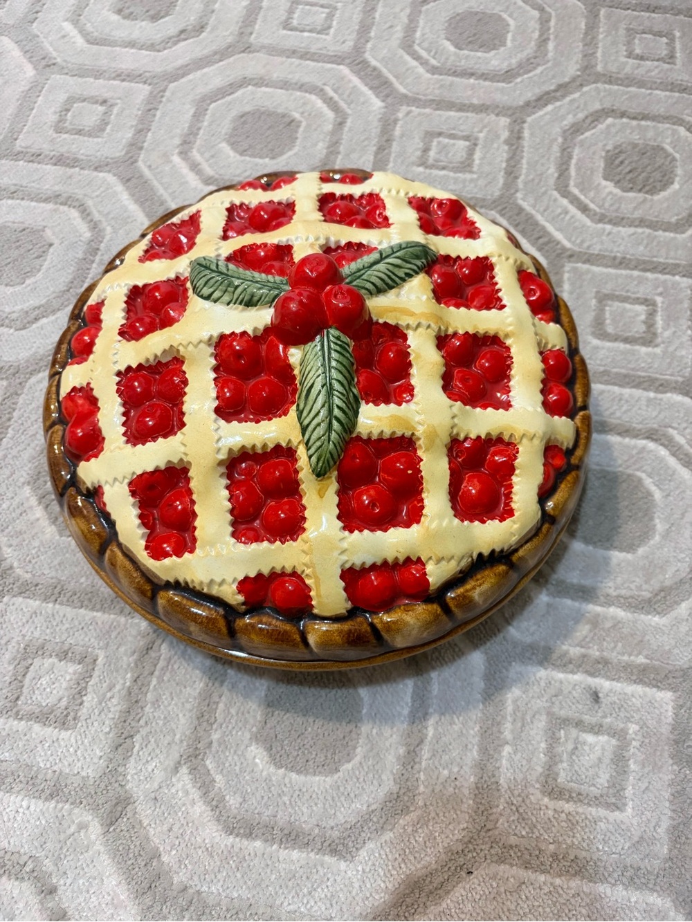 Decorative Cherry Pie Ceramic Pie Plate - Red, Cream, Brown